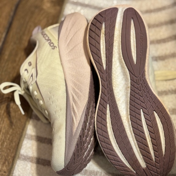 Saucony Women's Beige Athletic Shoes - Picture 4 of 4